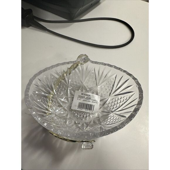 Mikasa Crystal Clear Decorative Mini Basket W/Removable Gold Handle - Excellent - Picture 1 of 3